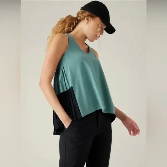 Athleta Swing Forward Pleated Tank Top Size Medium Teal/Black NWT Retail $109 - Picture 3 of 9